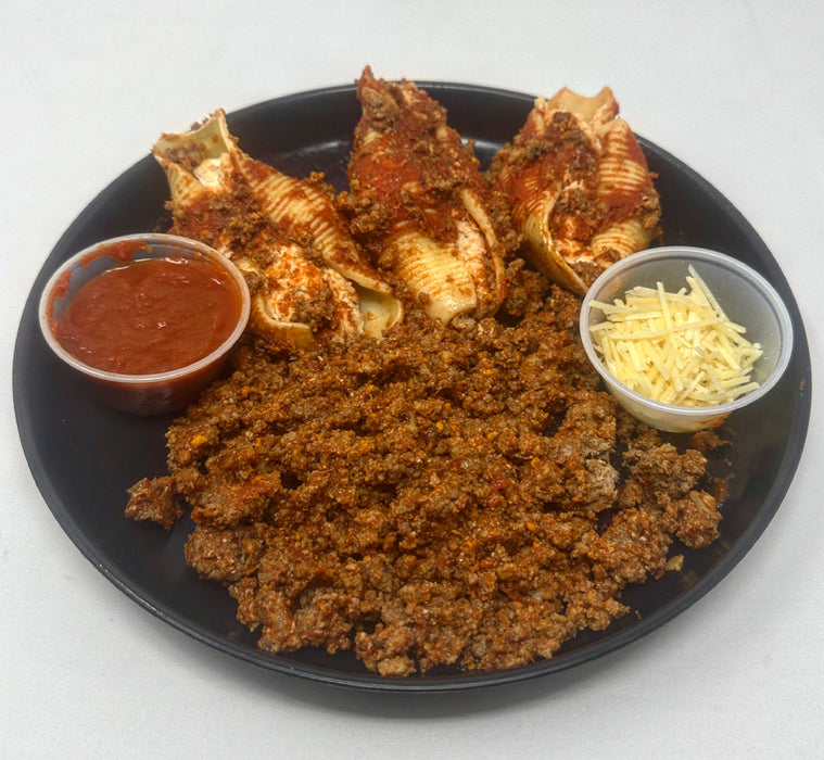 (3) Delicious stuffed shells stuffed with house cheese blend paired with green beans tossed in house meat sauce. Paramus NJ Meal Prep Delivery Company.