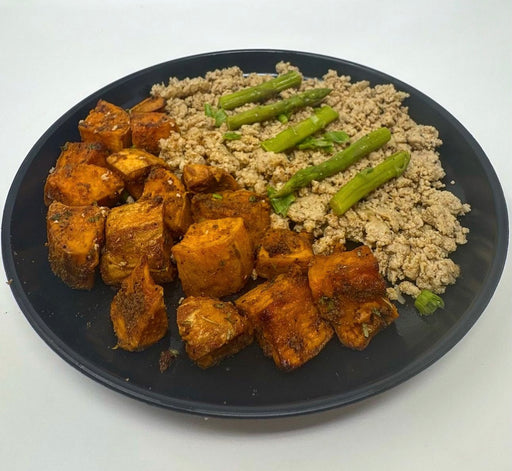 Ground Turkey paired with roasted sweet potato cubes, house fajita mix, fresh lime, and a side cup of house salsa. Spartan Meal Preps Alpine NJ Meal Prep Delivery Company.