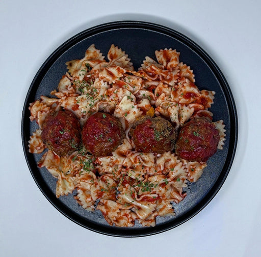 Lean ground beef meatballs topped with traditional Italian marinara sauce tossed in our meat marinara pasta with a side of house sauce. Spartan meal preps - Hackensack Meal Prep Delivery Company.